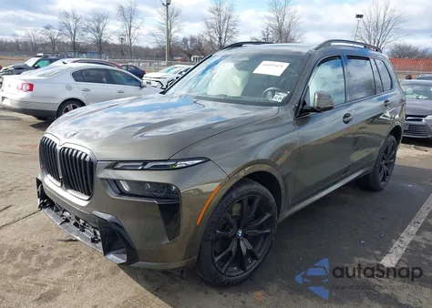 2025 BMW X7 xDrive40I z USA, uszkodzony, nr VIN 5UX23EM00S9Y38162